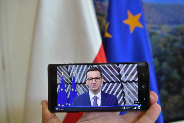 Morawiecki: Uruchamianie funduszy unijnych nie może podlegać decyzjom politycznym