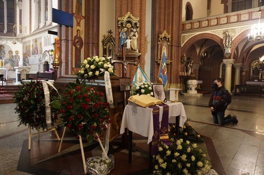 Uroczystości pogrzebowe śp. ks. Józefa Kuschego - czwartek 10.12.2020