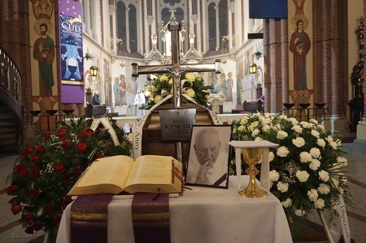 Uroczystości pogrzebowe śp. ks. Józefa Kuschego - czwartek 10.12.2020