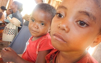 Polska Fundacja dla Afryki chce kupić barkę do przewozu osób chorych w środkowym Madagaskarze
