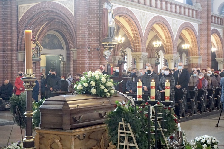Uroczystości pogrzebowe śp. ks. Józefa Kuschego - piątek 11.12.2020