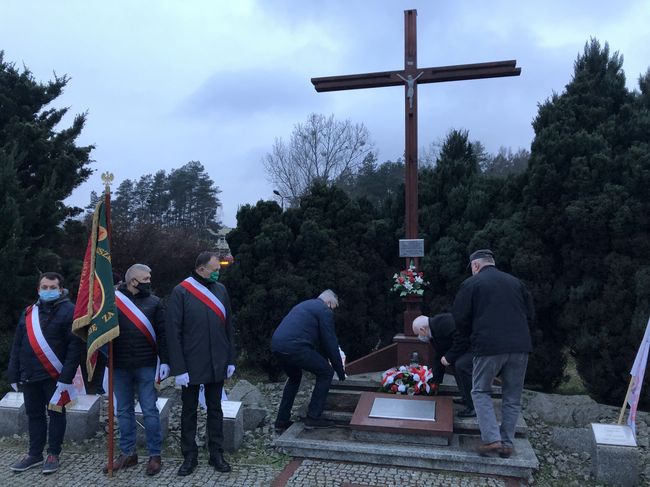 Członkowie Solidarności pamiętali o swoich kolegach.