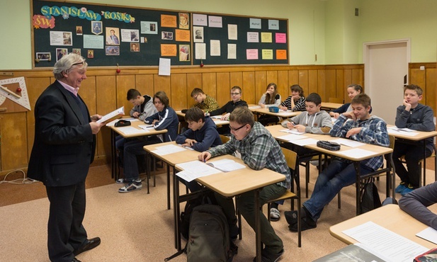 Powrót nauki stacjonarnej lub hybrydowej?