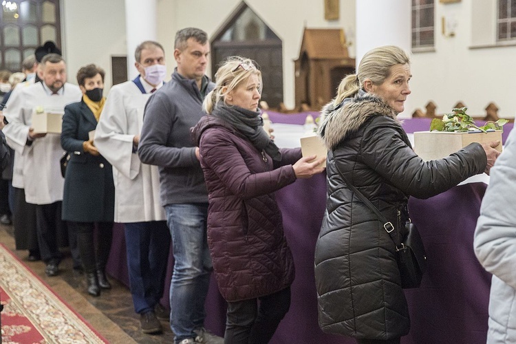 Przejmujący orszak. Pogrzeb nienarodzonych z warszawskich szpitali