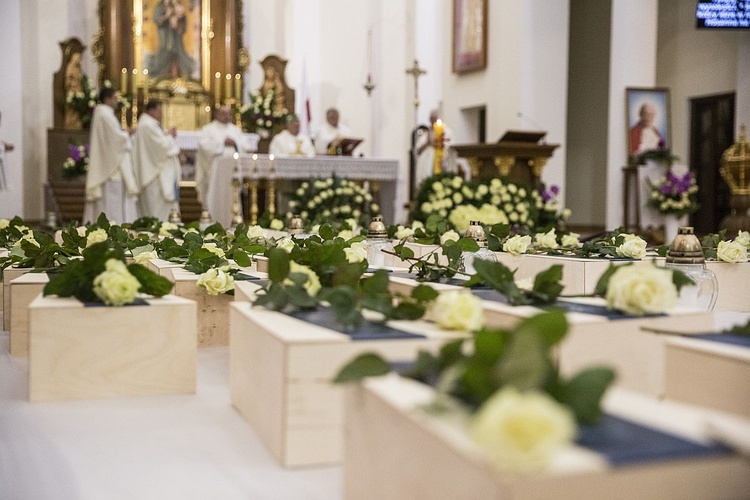 Przejmujący orszak. Pogrzeb nienarodzonych z warszawskich szpitali