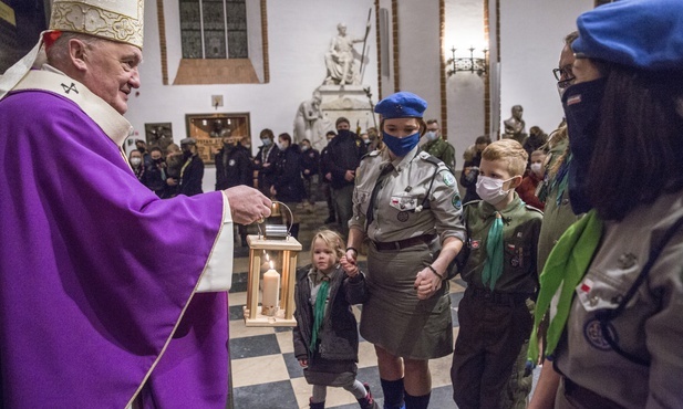 Im ciemniej na świecie, tym bardziej potrzeba tego światła