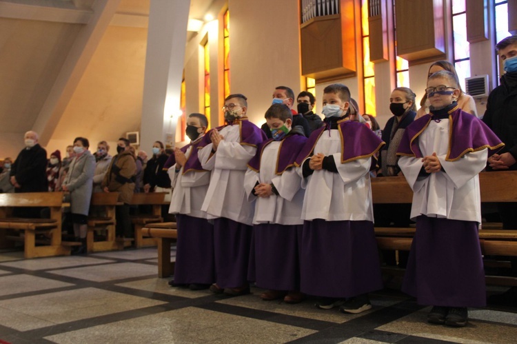 Błogosławieństwo nowych ministrantów w Pasiebcu