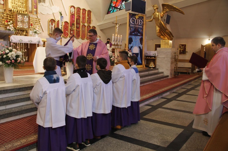 Błogosławieństwo nowych ministrantów w Pasiebcu