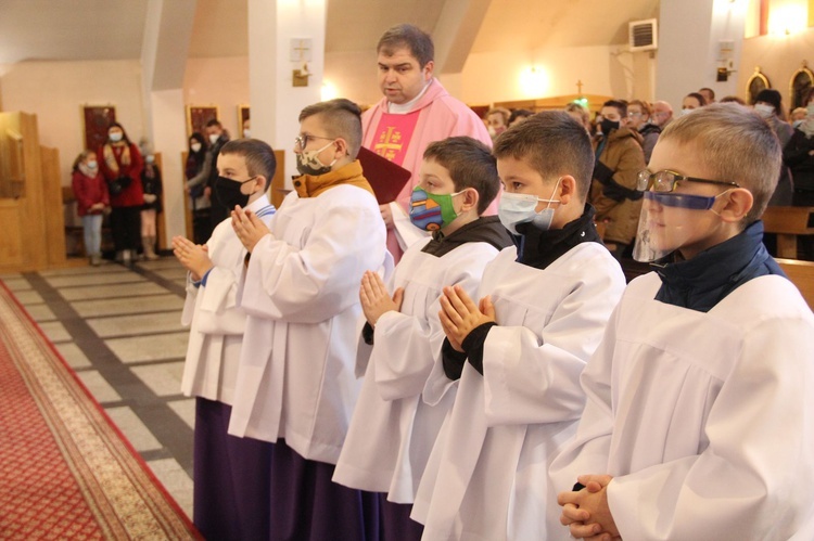 Błogosławieństwo nowych ministrantów w Pasiebcu