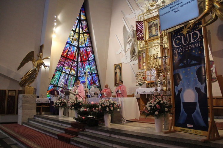 Błogosławieństwo nowych ministrantów w Pasiebcu