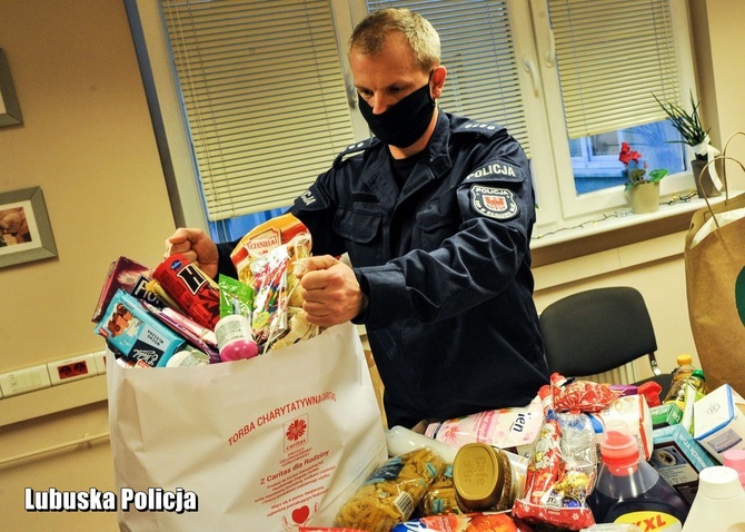 Torba Charytatywna Caritas od policjantów