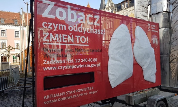 Pszczyna. Na rynku stanęły "mobilne płuca" - mają pokazać czym oddychamy