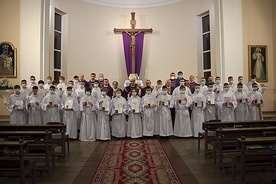 Ostatnia grupa podczas uroczystości 12 grudnia w seminarium.