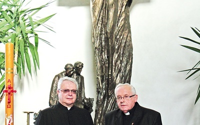 – Rodzina zawsze była w centrum działań duszpasterskich – mówią ks. Mirosław Dziedzic  (po lewej) i ks. Józef Jakubiec.