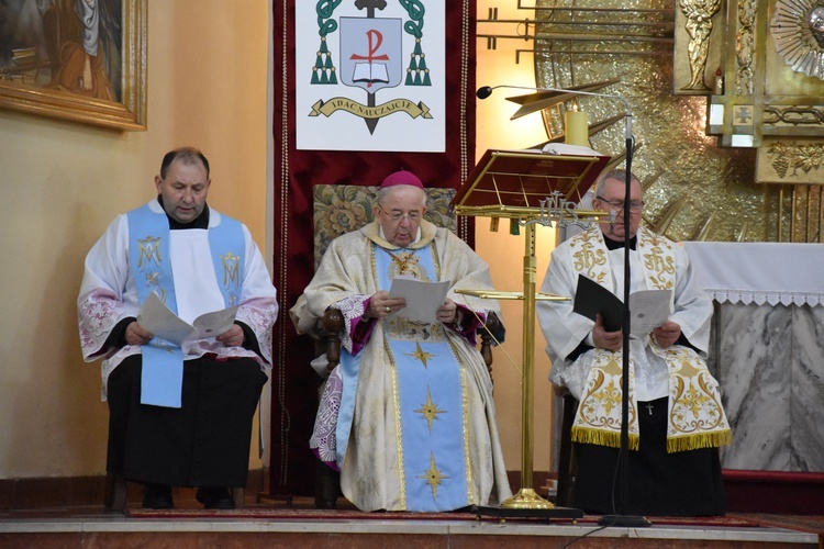 Przasnysz. Bp Marcinkowski w sanktuarium Matki Bożej