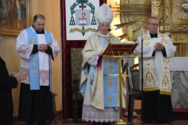 Przasnysz. Bp Marcinkowski w sanktuarium Matki Bożej