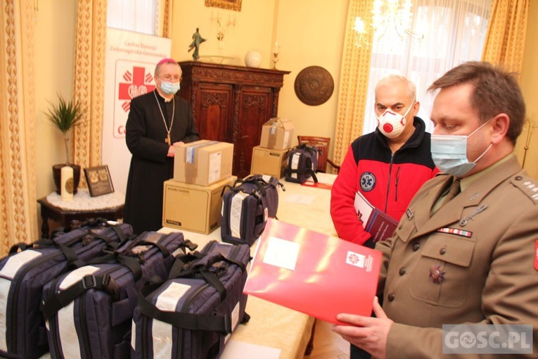 Diecezja zielonogórsko-gorzowska przekazała mobilne respiratory dla szpitali