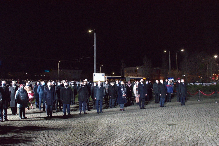 Poranne uroczystości Grudnia '70 w Gdyni