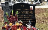 Ks. Jerzy Warchoł spoczywa na cmentarzu komunalnym w Stalowej Woli.