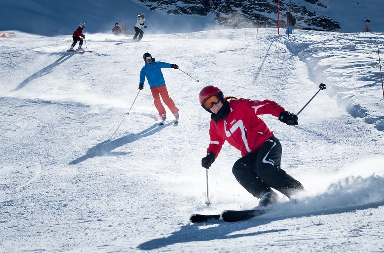 Wyciągi narciarskie zamknięte niemal w całej Europie, otwarte w Szwajcarii, Czechach i na Słowacji