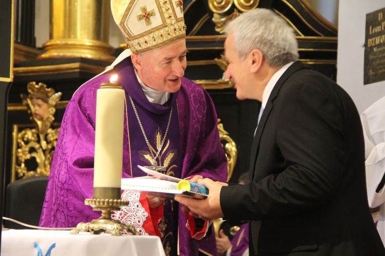 Papieski medal dla tuchowskiego organisty