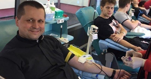 Koszalińskie szkoły najlepsze w konkursie "Młoda krew ratuje życie"