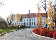 ▲	Zbiory Muzeum Archeologiczno-Historycznego wzbogaciły się o ciekawy album.