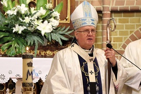 ▲	Uroczystości przewodniczył metropolita warmiński.