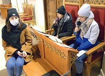 ▲	Oazowiczki spotykają się każdego dnia, by pogłębiać relację  z Maryją.  