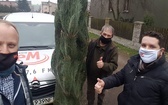 Rozdajemy choinki słuchaczom Radia eM