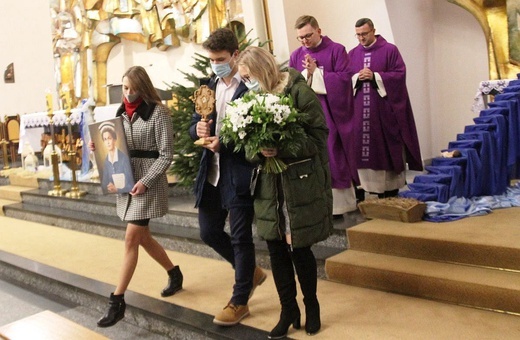 Wprowadzenie relikwii bł. Hanny Chrzanowskiej u bielskich salwatorianów