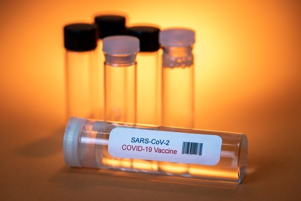 Watykan: Szczepionki przeciw COVID-19 są „moralnie akceptowalne”