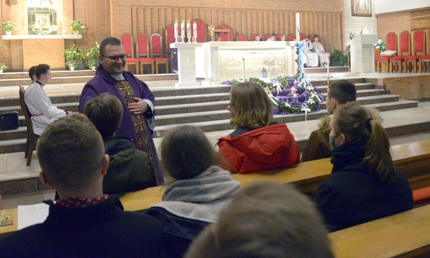 Centralnym punktem spotkania była Msza św. Kazanie dla młodych wygłosił ks. Mariusz Chamerski.