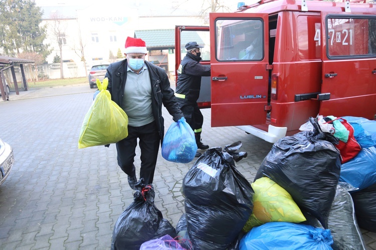 Tarnów. Dary od strażaków