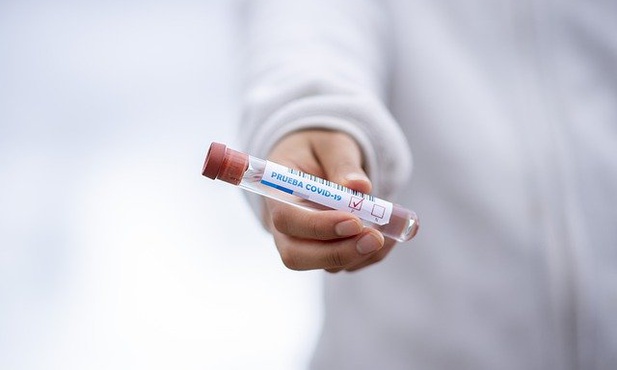 Włochy: Nowa odmiana koronawirusa u osoby bez kontaktu z Wielką Brytanią