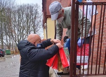 122 paczki dla kołobrzeskich seniorów