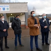 W konferencji prasowej i otwarciu wzięli udział reprezentanci instytucji, które przyczyniły się do reaktywacji Okna Życia w Starachowicach.