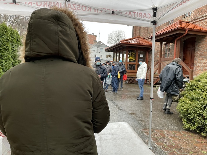 Świąteczne paczki Caritas 