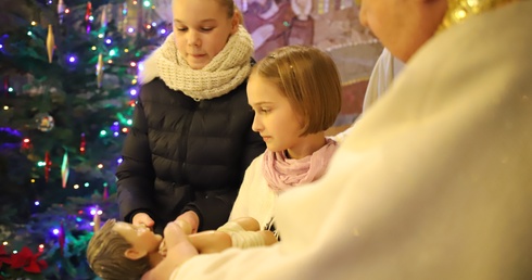 Kard. Dziwisz: Prośmy o pokój w ludzkich sercach