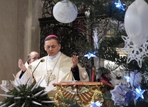 Bp Adam Bałabuch w czasie uroczystej celebry w wambierzyckim sanktuarium.