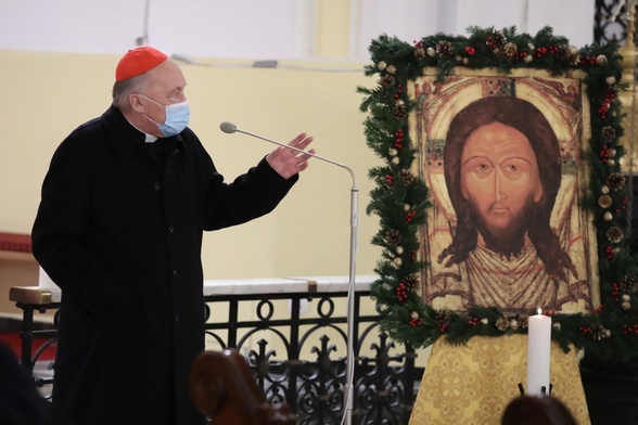 Kard. Kazimierz Nycz spotkał się z ubogimi i bezdomnymi