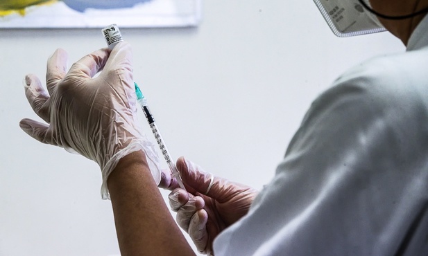 Jak się zaszczepić przeciw COVID-19