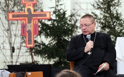 Abp Ryś: gdy zatrzymujemy Słowo w sobie, to jest ono siłą naszą w pokusie!