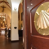 Drzwi Jakubowe w brzeskim sanktuarium.