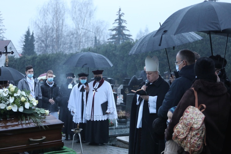 Ostatnie pożegnanie ks. prał. Adama Drożdża w Goleszowie