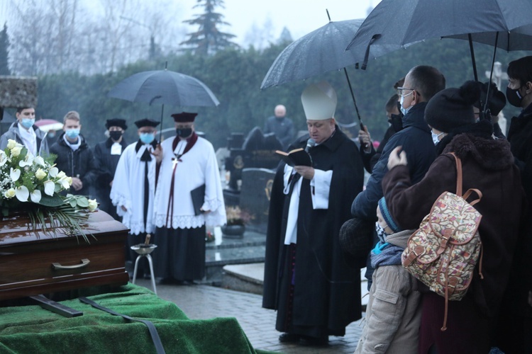 Ostatnie pożegnanie ks. prał. Adama Drożdża w Goleszowie