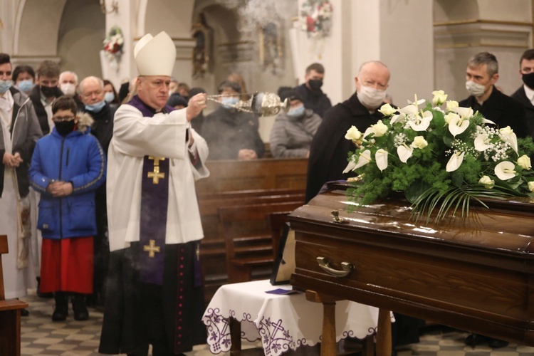 Ostatnie pożegnanie ks. prał. Adama Drożdża w Goleszowie