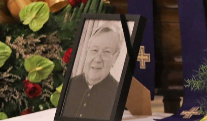 Parafianie goleszowscy zapamiętają uśmiech, życzliwość i dobroć śp. ks. prał. Adama Drożdża.