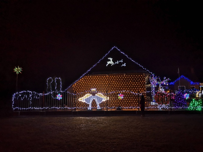 Szopka z tysięcy światełek