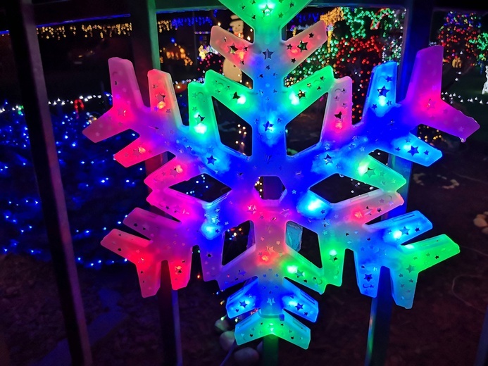 Szopka z tysięcy światełek